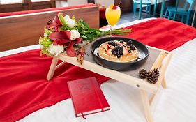 Del Carmen Concept Hotel